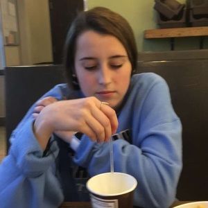 Meet your Posher, Abbey